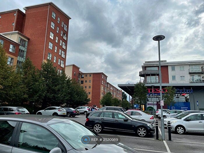 2 Bedroom Flat To Rent In Englefield House, Reading, RG30