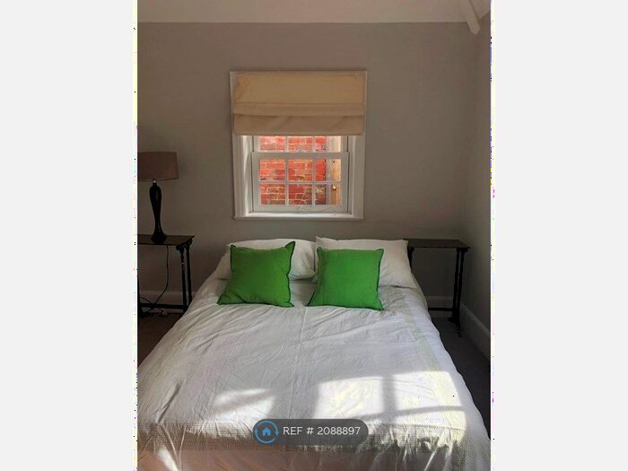 1 Bedroom Flat To Rent In Pitt Lane, Hassocks, BN6