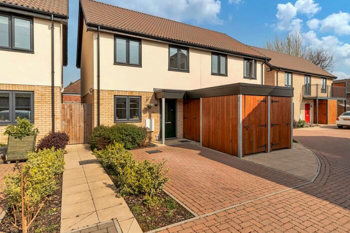 2 Bedroom Semi-Detached House To Rent In Squires Close, Chesterton, CB4