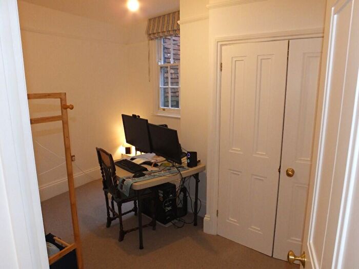2 Bedroom Apartment To Rent In Market Lane, Lewes, East Sussex, BN7