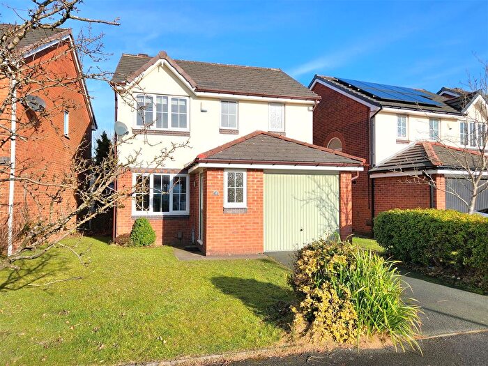 3 Bedroom Detached House To Rent In Farleigh Close, Westhoughton, Bolton, BL5