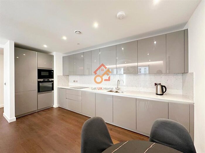 2 Bedroom Flat To Rent In Denver Building, Malthouse Road, London, SW11