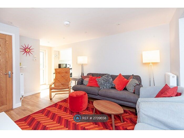 6 Bedroom Terraced House To Rent In Hawthorn Grove, Bath, BA2