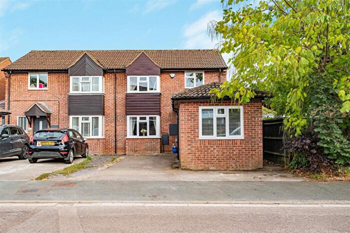 4 Bedroom Semi-Detached House For Sale In Isis Avenue, Bicester, OX26