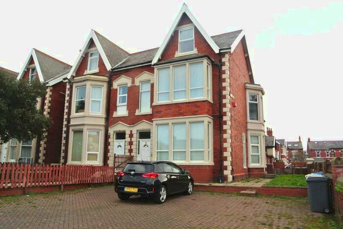 1 Bedroom Flat To Rent In Top Floor Flat, Lytham Road, Blackpool, FY4