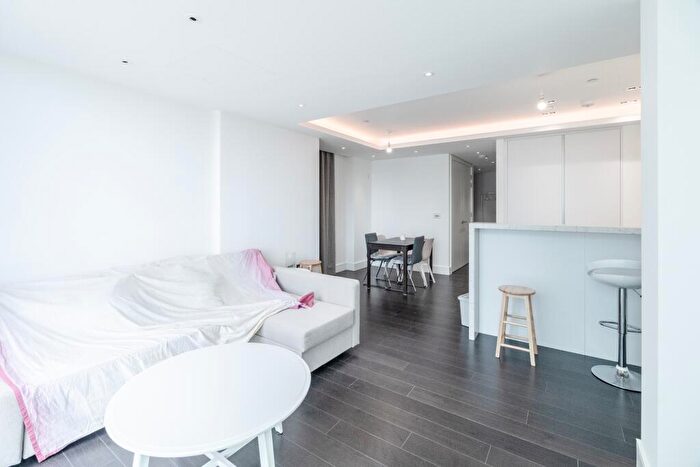 1 Bedroom Apartment To Rent In Flat Carrara Tower, City Road, London, EC1V