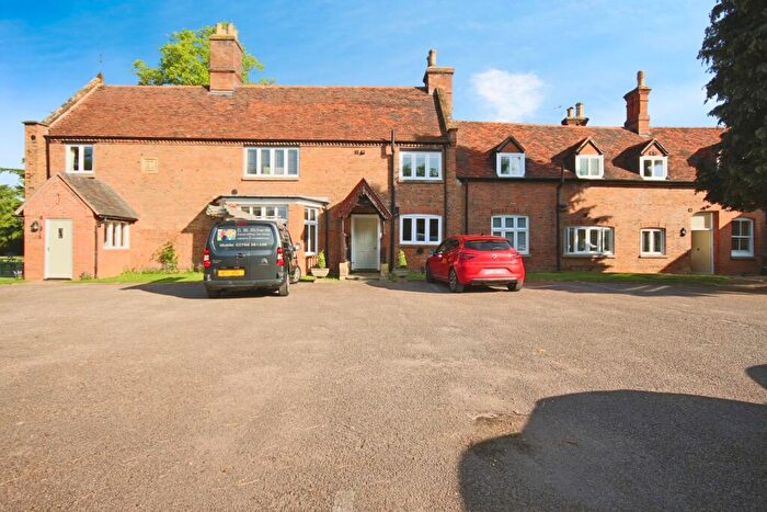 2 Bedroom Flat For Sale In Westham Lane, Barford, Warwick, Warwickshire, CV35
