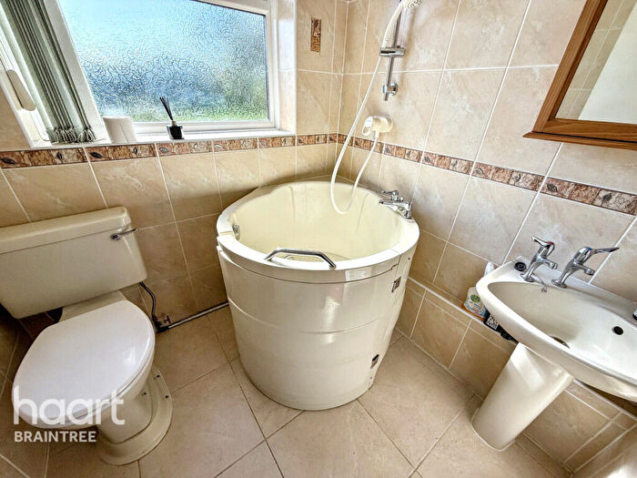 2 Bedroom Bungalow For Sale In Thames Close, Braintree, CM7