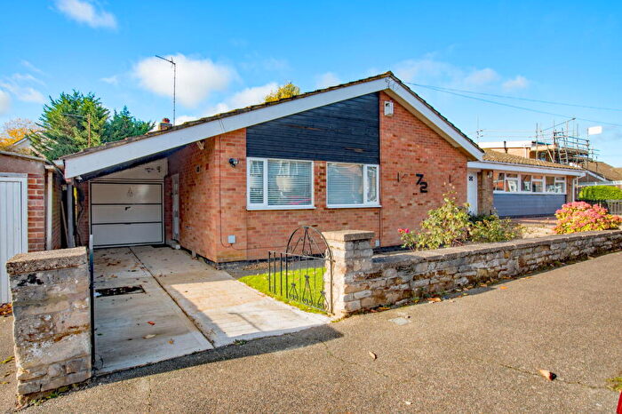 3 Bedroom Detached Bungalow For Sale In Wheatley Avenue, Corby, Northamptonshire, NN17