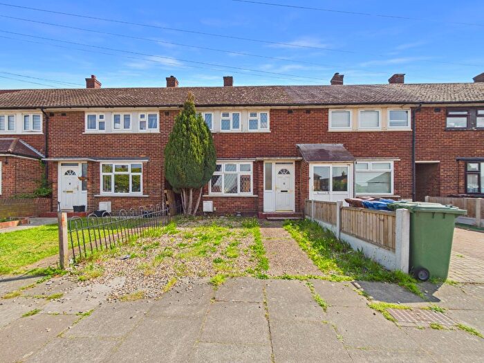 3 Bedroom Terraced House For Sale In Daiglen Drive, South Ockendon, RM15