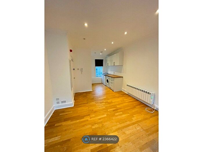 Studio To Rent In Willow Street, London, EC2A