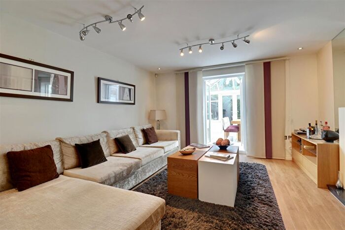 3 Bedroom Property For Sale In Dovercourt Road, Portsmouth, PO6