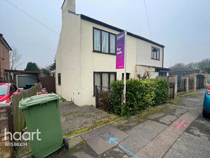 2 Bedroom Semi Detached House For Sale In Old Lynn Road, Wisbech, PE13