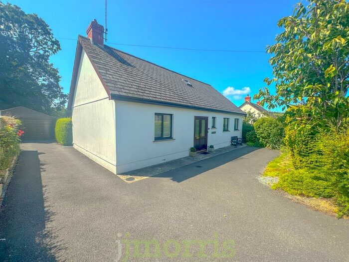 4 Bedroom Detached Bungalow For Sale In Penybryn, Cardigan, SA43