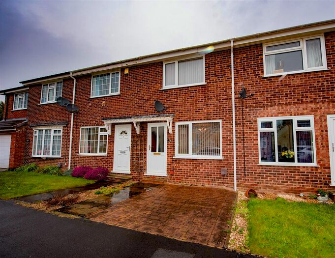 2 Bedroom Town House To Rent In Ostlers Close, Copmanthorpe, York, YO23
