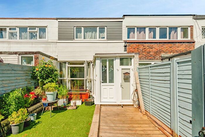 3 Bedroom Terraced House For Sale In Sorrel Close, Crawley, RH11