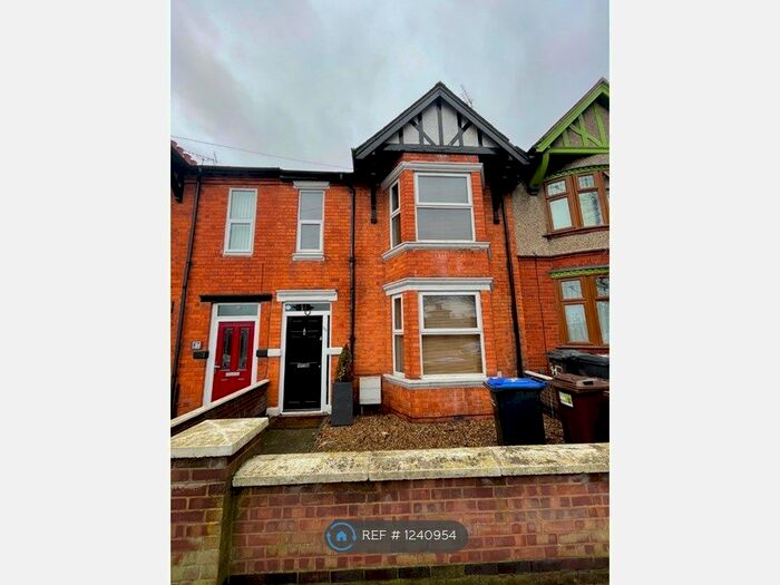 3 Bedroom Terraced House To Rent In Harlestone Road, Northampton NN5