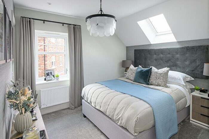 4 Bedroom Semi-Detached House For Sale In Ively Road, Fleet, GU51