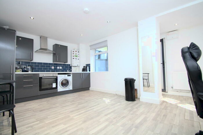 1 Bedroom Apartment To Rent In Foxley Lane Purley, CR8