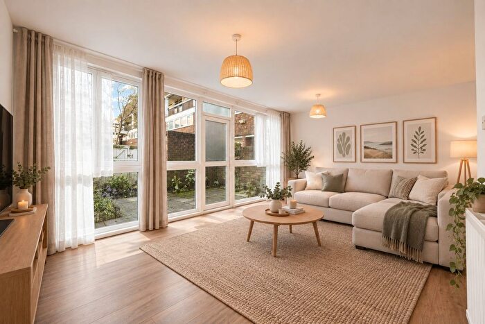 3 Bedroom Flat For Sale In Marlborough Road, Archway, N19