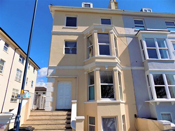 2 Bedroom Flat To Rent In Clarence Parade, Southsea, Hampshire, PO5