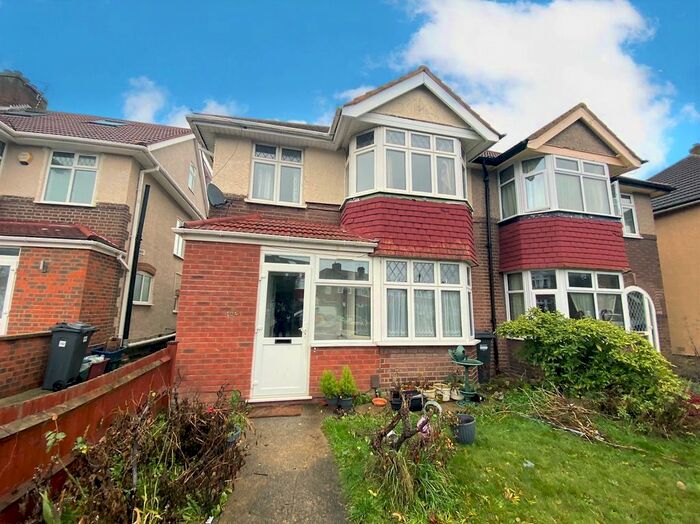 6 Bedroom Semi-Detached House To Rent In Park Road, Hounslow TW3