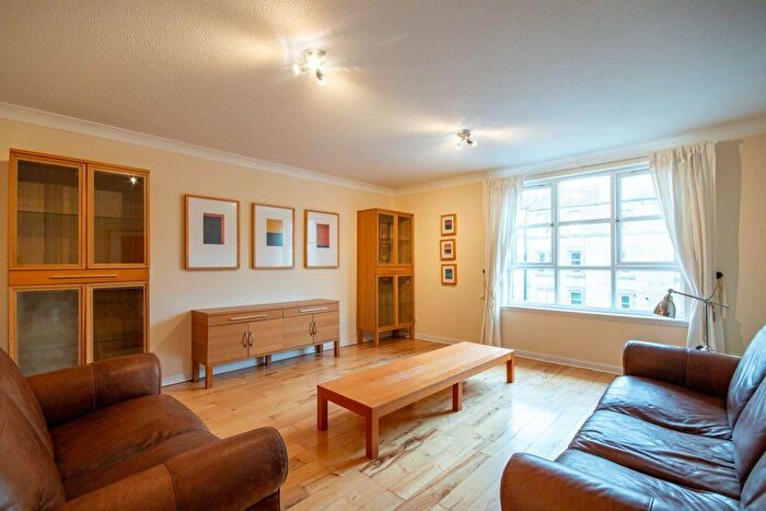 2 Bedroom Flat To Rent In L Russell Gardens, Edinburgh, EH12