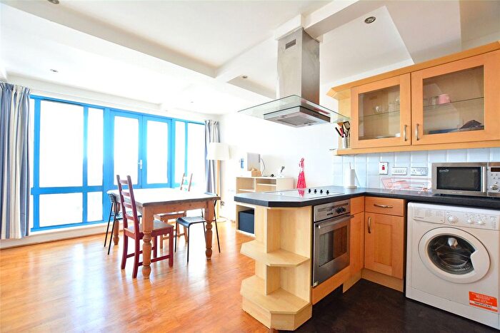 2 Bedroom Flat To Rent In Vanbrugh Hill, London, SE10