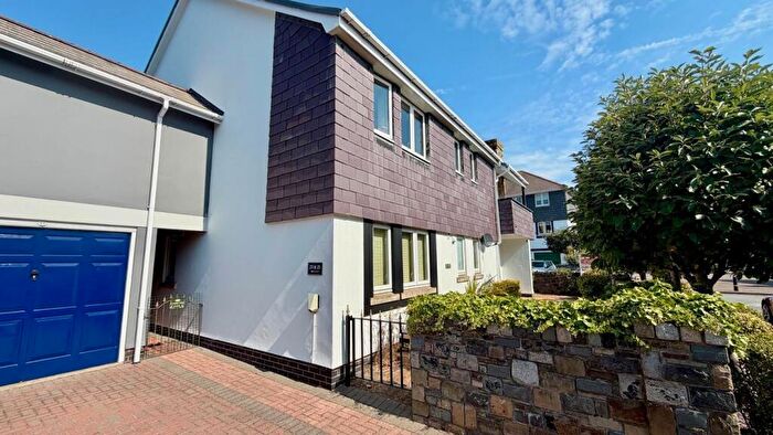 2 Bedroom Apartment For Sale In Meirion Drive, Conwy, LL32