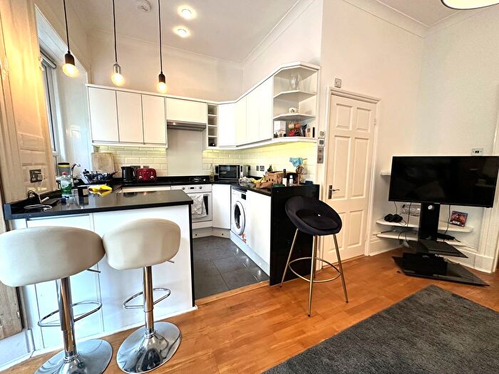 1 Bedroom Flat To Rent In King Street, Chiswick, London, W6