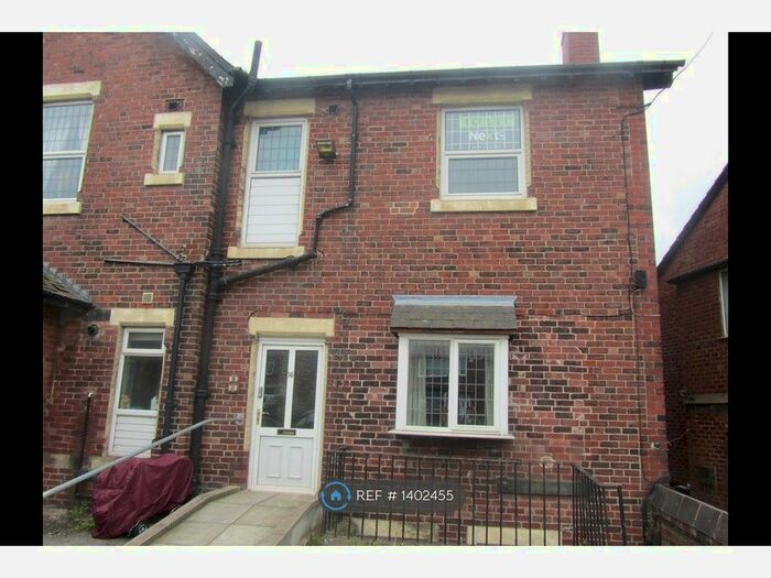 1 Bedroom Flat To Rent In Crossgates, Leeds, LS15