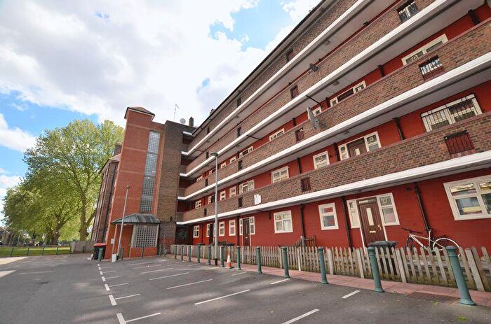 3 Bedroom Flat To Rent In Homerton Road, Homerton, E9