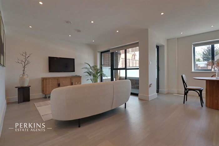 1 Bedroom Flat To Rent In Church Road, Northolt, UB5