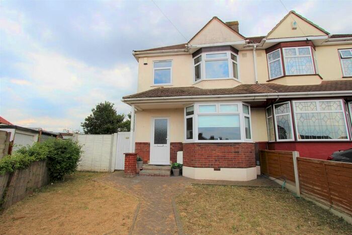 3 Bedroom Semi-Detached House To Rent In Bellman Avenue, Gravesend, DA12