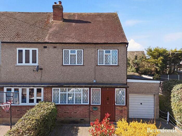 3 Bedroom End Terrace House For Sale In Patricia Gardens, Billericay, CM11