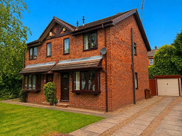 3 Bedroom Semi-Detached House For Sale In Market Close, Barnsley, S71