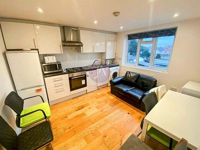 2 Bedroom Duplex To Rent In Clitheroe Avenue, Rayners Lane, Harrow, HA2