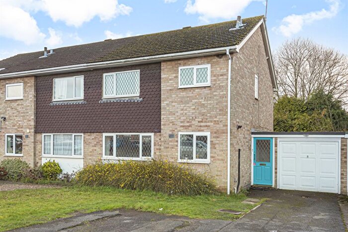 3 Bedroom Semi-Detached House To Rent In Manor Road, Wokingham, RG41