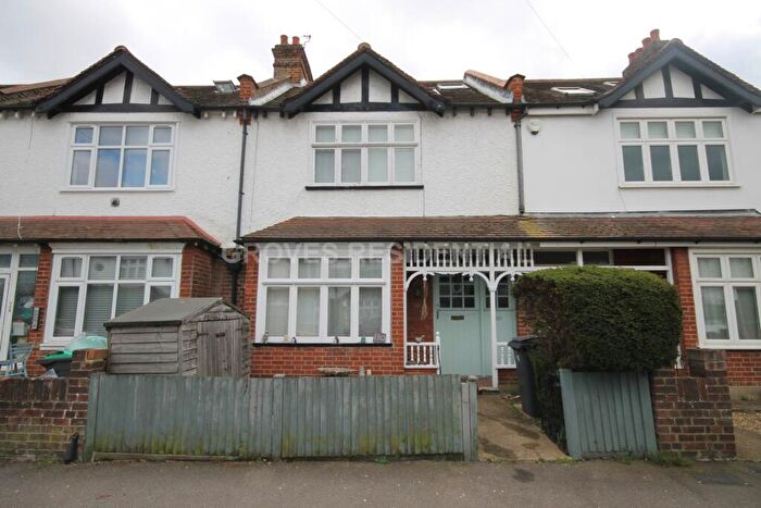 3 Bedroom Terraced House For Sale In Chestnut Grove, New Malden, KT3