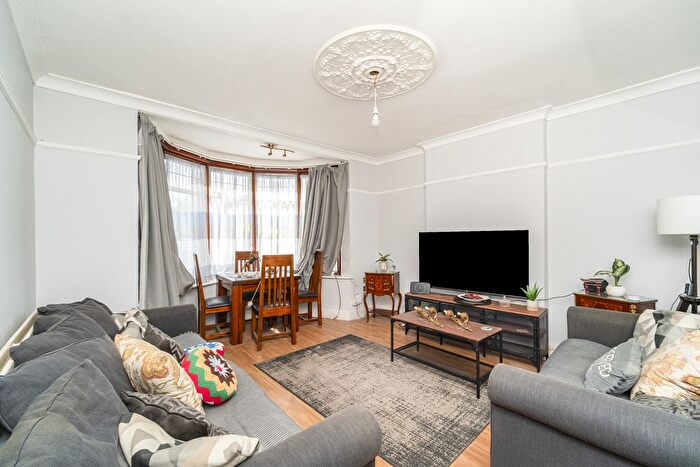 5 Bedroom Semi-Detached House To Rent In Brunswick Road, London, W5