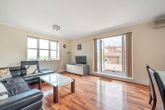 3 Bedroom Flat For Sale In West Heath Road, Hampstead, London, NW3