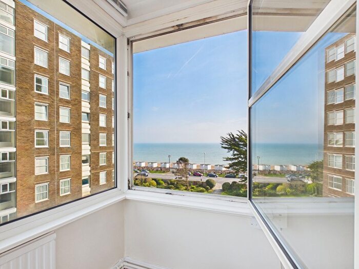 2 Bedroom Flat To Rent In West Parade, Worthing, BN11