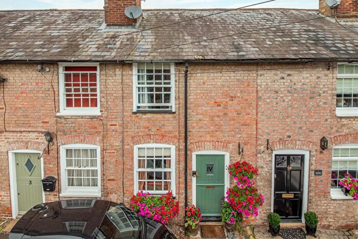 2 Bedroom Cottage For Sale In Church Terrace, Seal, Sevenoaks, TN15