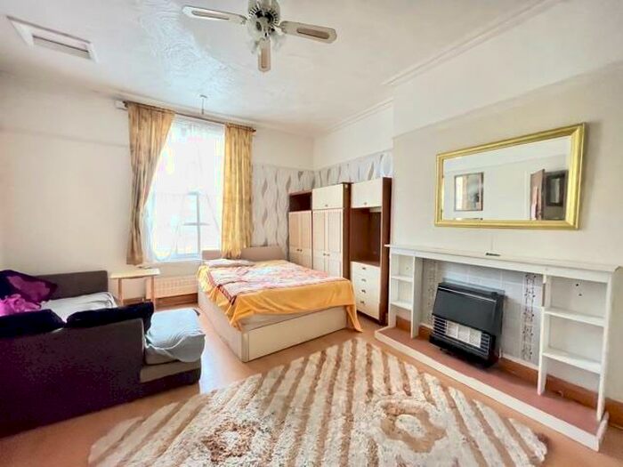 1 Bedroom Apartment To Rent In Monument Road, Birmingham, B16