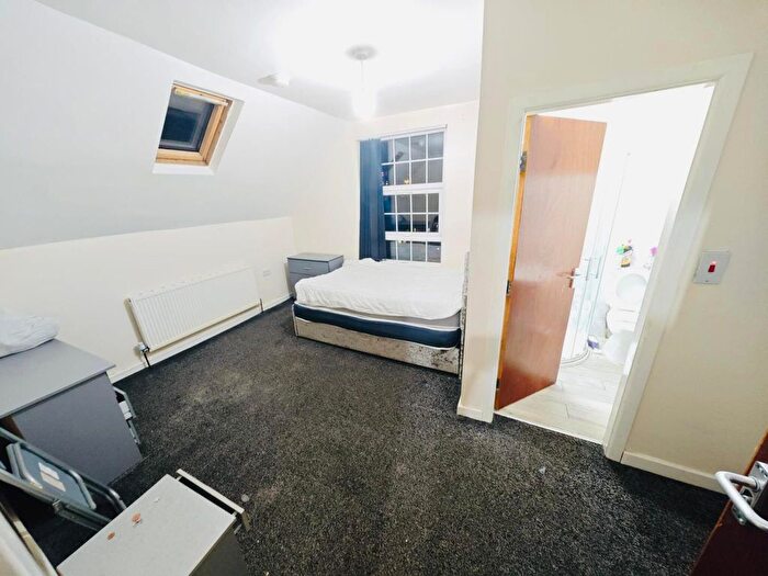 1 Bedroom Flat To Rent In A Burley Street, LS3