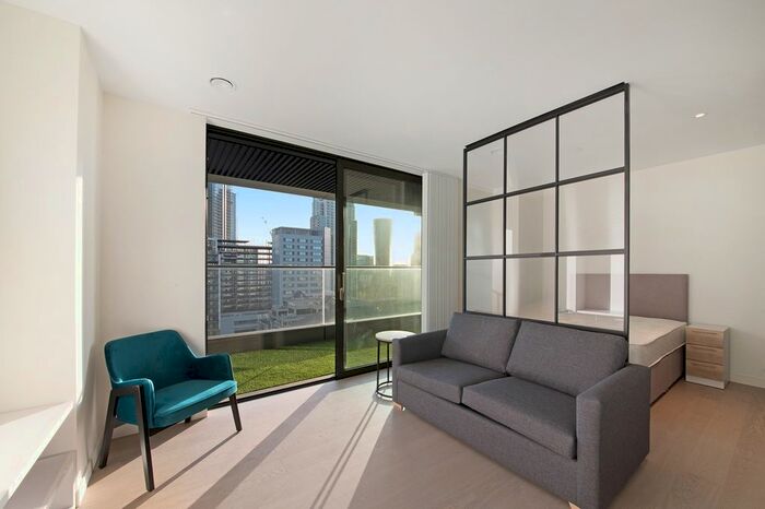 Studio To Rent In Wardian East Tower, Canary Wharf, E14