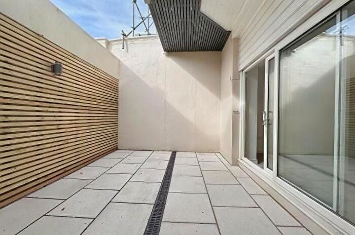 2 Bedroom Flat For Sale In Marine Parade, Hythe, CT21