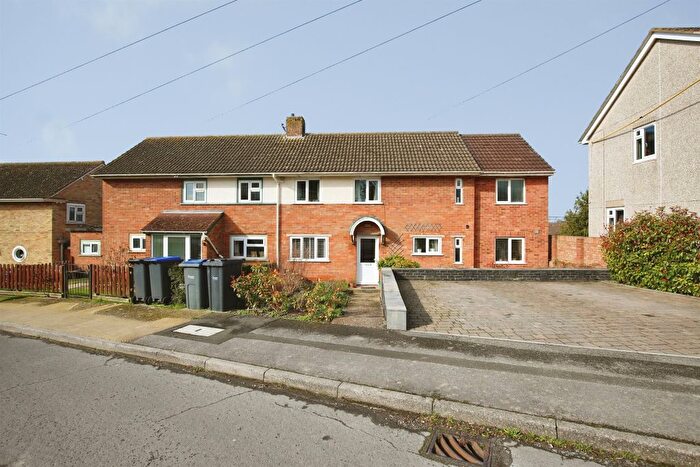 4 Bedroom Semi Detached House For Sale In Trinity Road, Shrewton, Salisbury, SP3