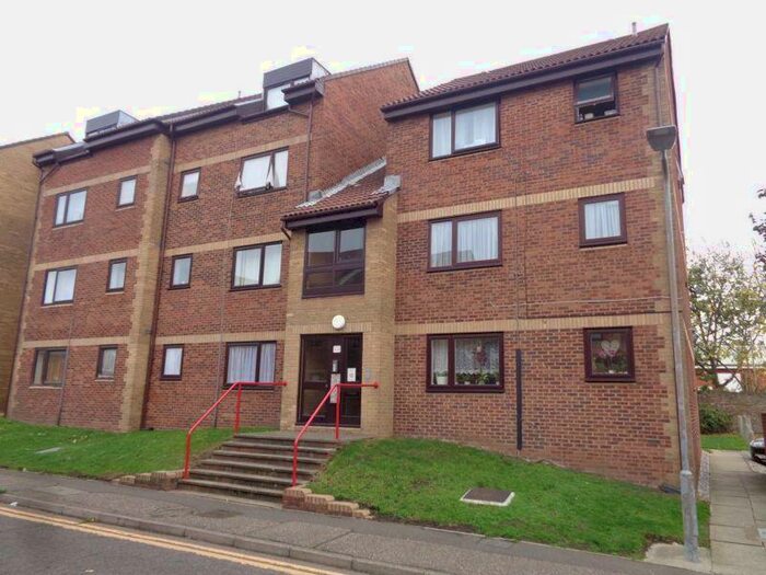 2 Bedroom Flat To Rent In Roots Hall Drive, Southend-On-Sea, SS2