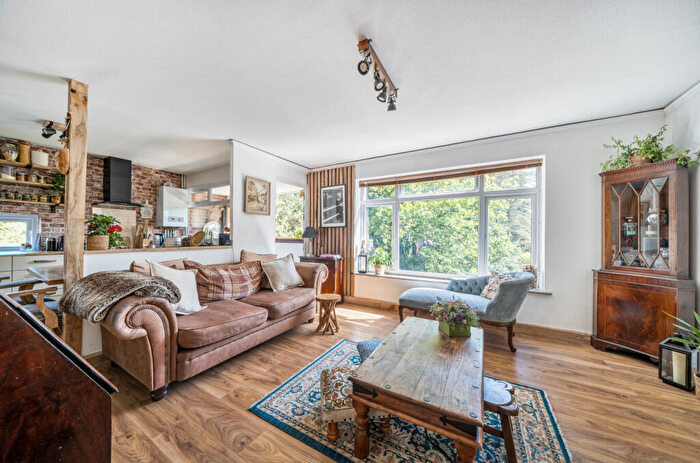 3 Bedroom Penthouse For Sale In Heather Way, Hindhead, Surrey, GU26